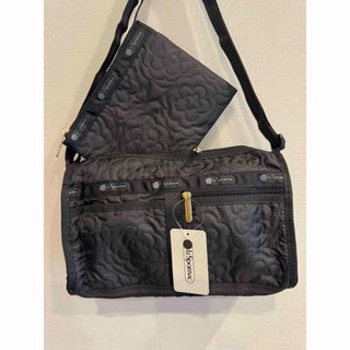 LeSportsac(花柄 ・ ショルダーバッグ)のフリマアイテム一覧 LeSportsac(花柄 ・ ショルダーバッグ)のフリマアイテム一覧