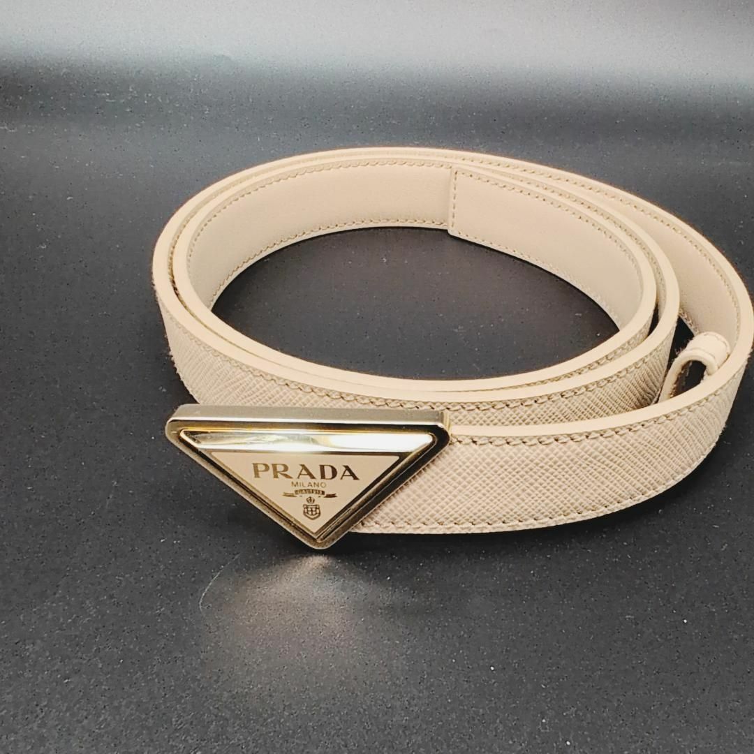 PRADA - 極美品✨ 現行品 プラダ ベルト サフィアーノ レザー PRADA - 極美品✨ 現行品 プラダ ベルト サフィアーノ レザー