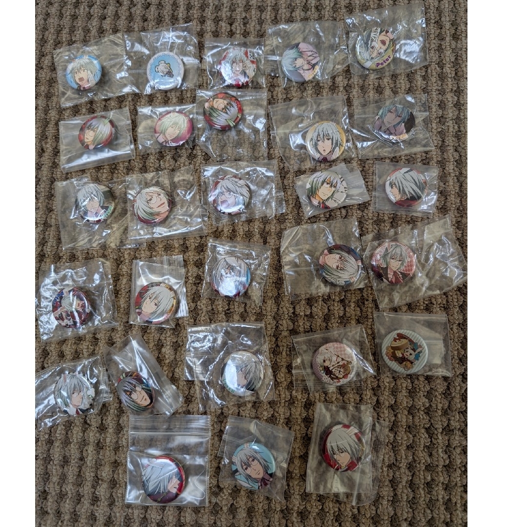 ハートの国のアリス 缶バッジ エンタメ/ホビーのおもちゃ/ぬいぐるみ(キャラクターグッズ)の商品写真