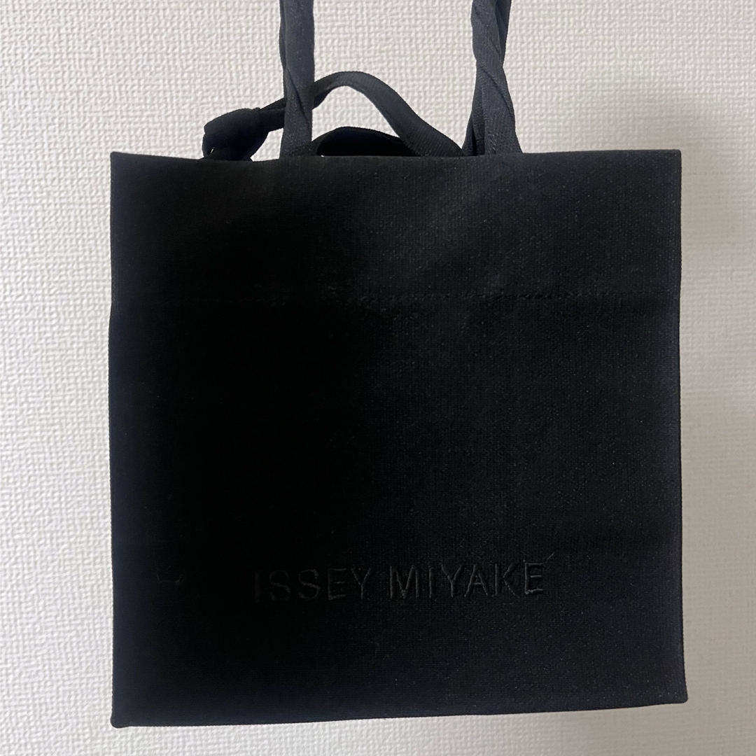 ISSEY MIYAKE - ISSEY MIYAKE PAPER BAG ブラックの通販 by A ISSEY MIYAKE - ISSEY MIYAKE PAPER BAG ブラックの通販 by A