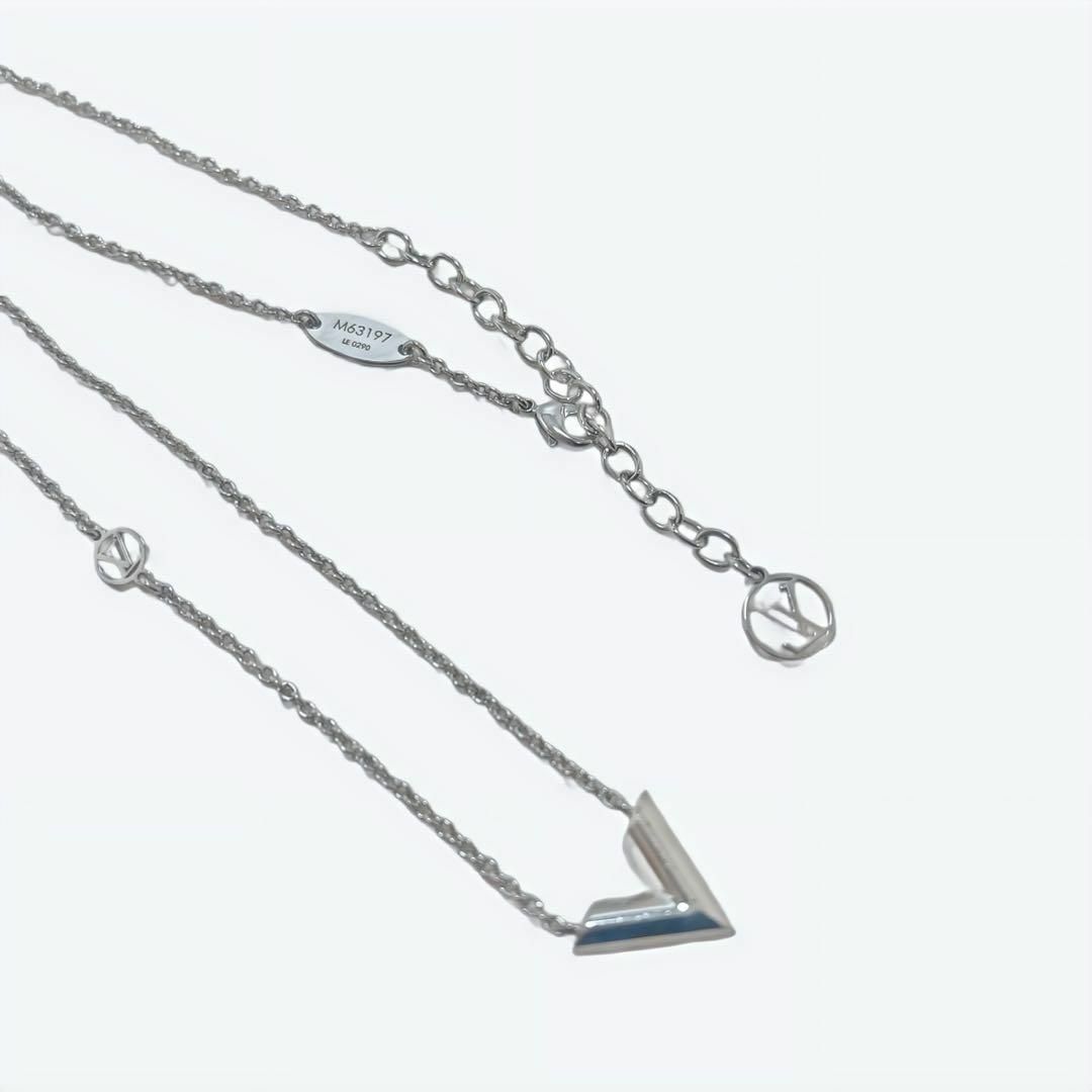 LOUIS VUITTON - LOUIS VUITTON エセンシャルV シルバー LOUIS VUITTON - LOUIS VUITTON エセンシャルV シルバー