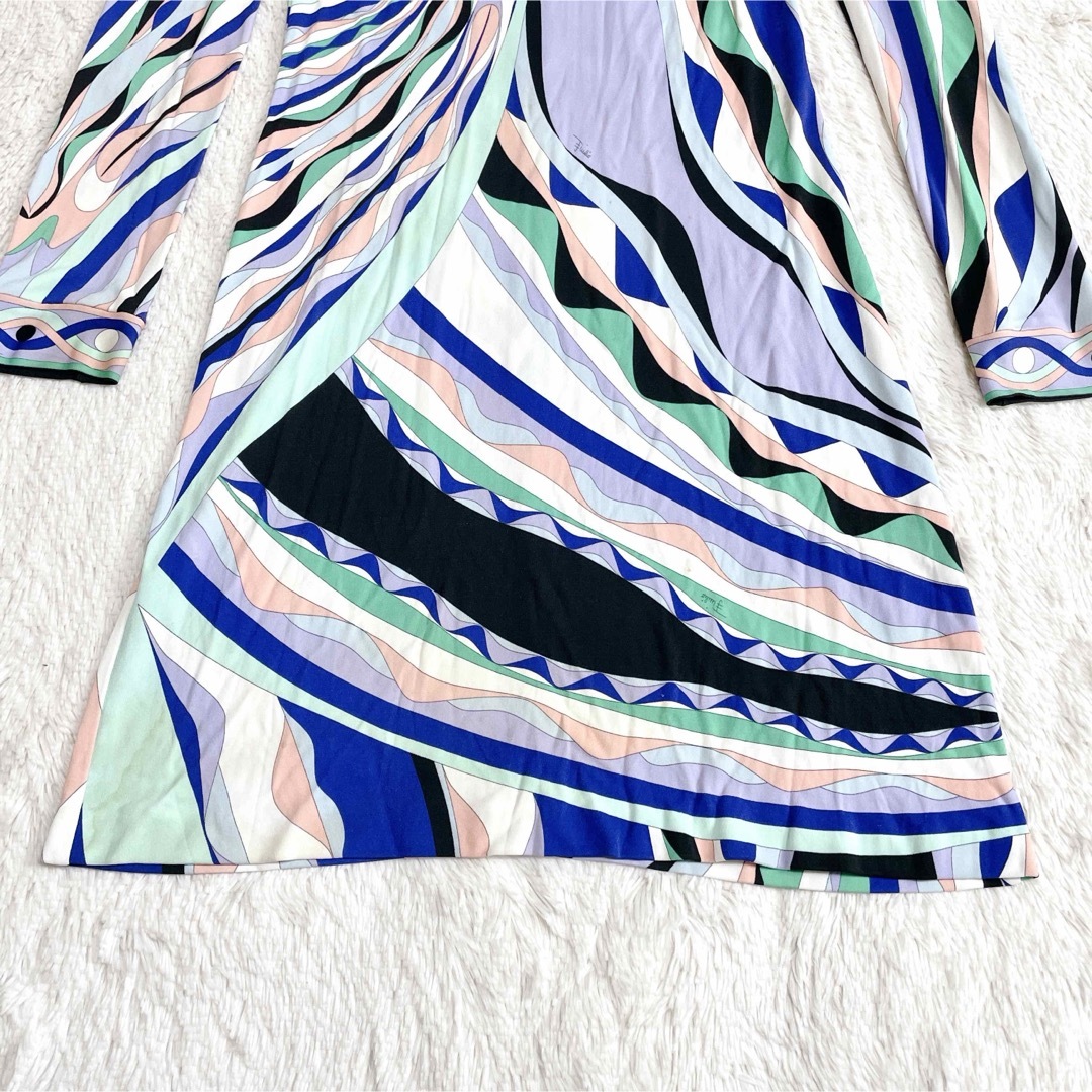 EMILIO PUCCI - エミリオプッチ シルク アート柄 マルチカラー EMILIO PUCCI - エミリオプッチ シルク アート柄 マルチカラー