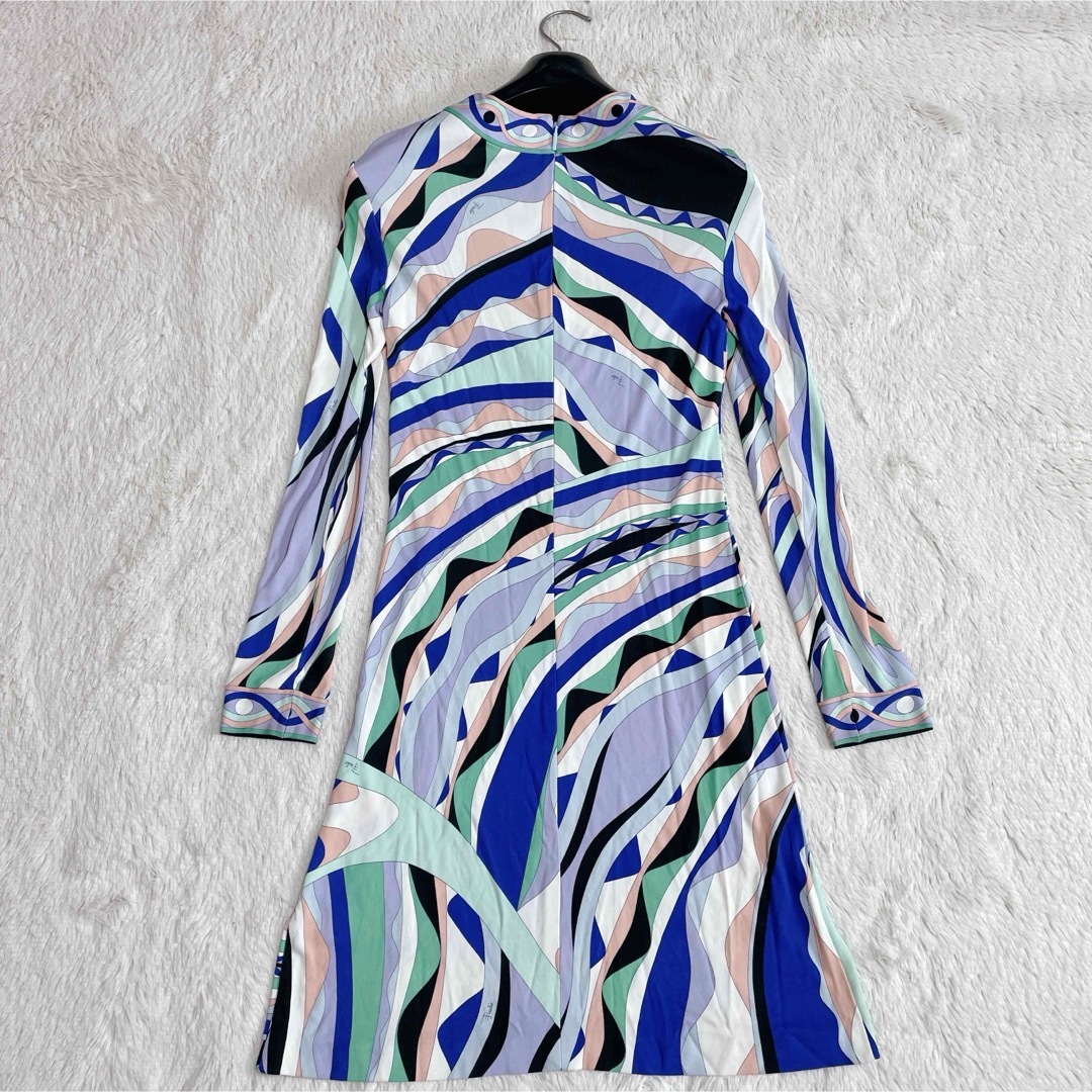 EMILIO PUCCI - エミリオプッチ シルク アート柄 マルチカラー EMILIO PUCCI - エミリオプッチ シルク アート柄 マルチカラー