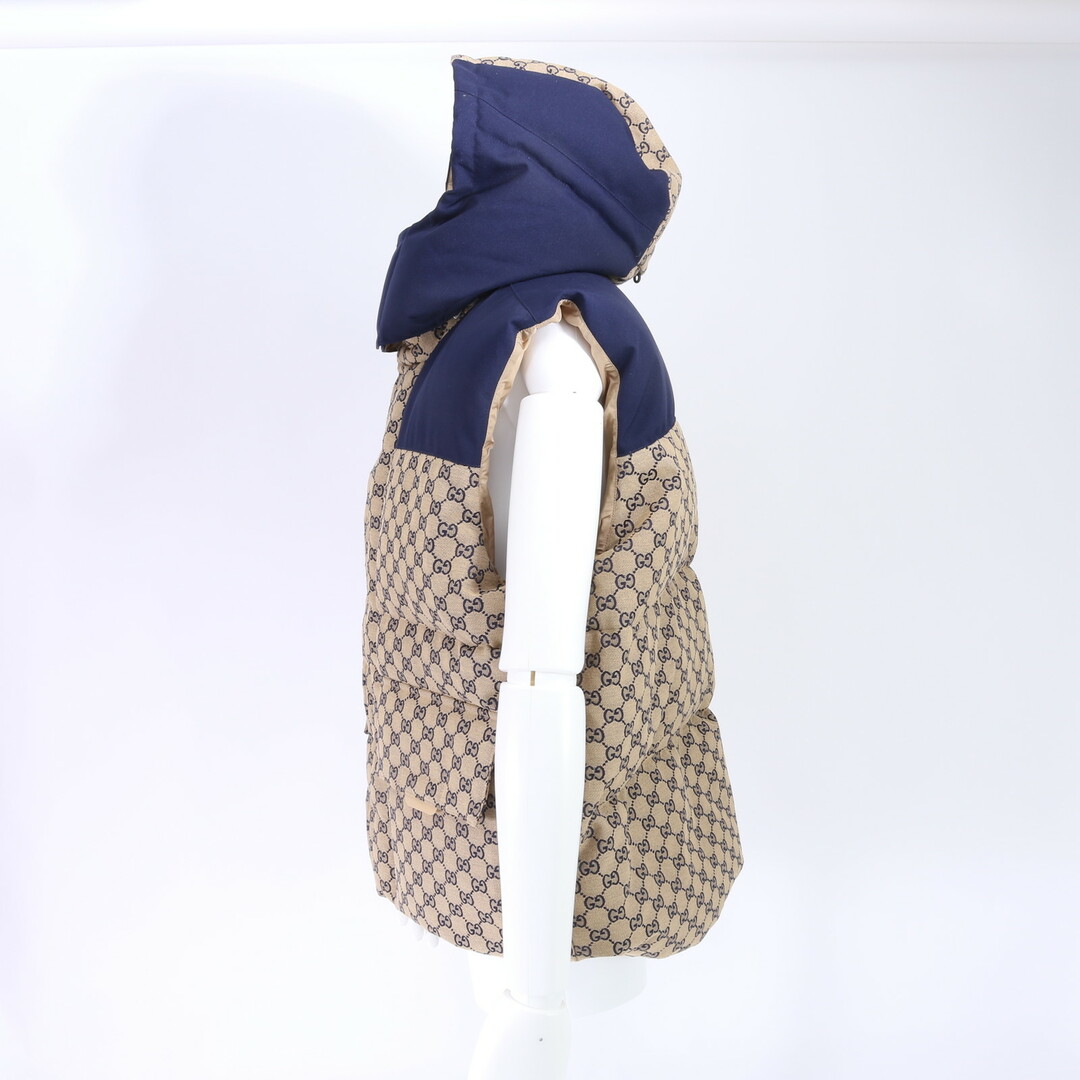 GUCCI - 新品同様 現行品 グッチ GGキャンバス ダウンベスト GUCCI - 新品同様 現行品 グッチ GGキャンバス ダウンベスト