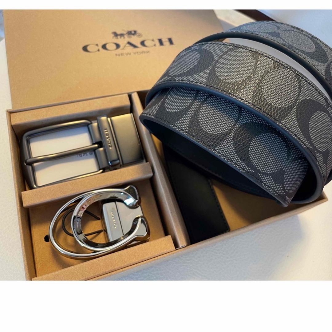 COACH - 新品COACHコーチシグネチャーフリーサイズリバーシブル COACH - 新品COACHコーチシグネチャーフリーサイズリバーシブル