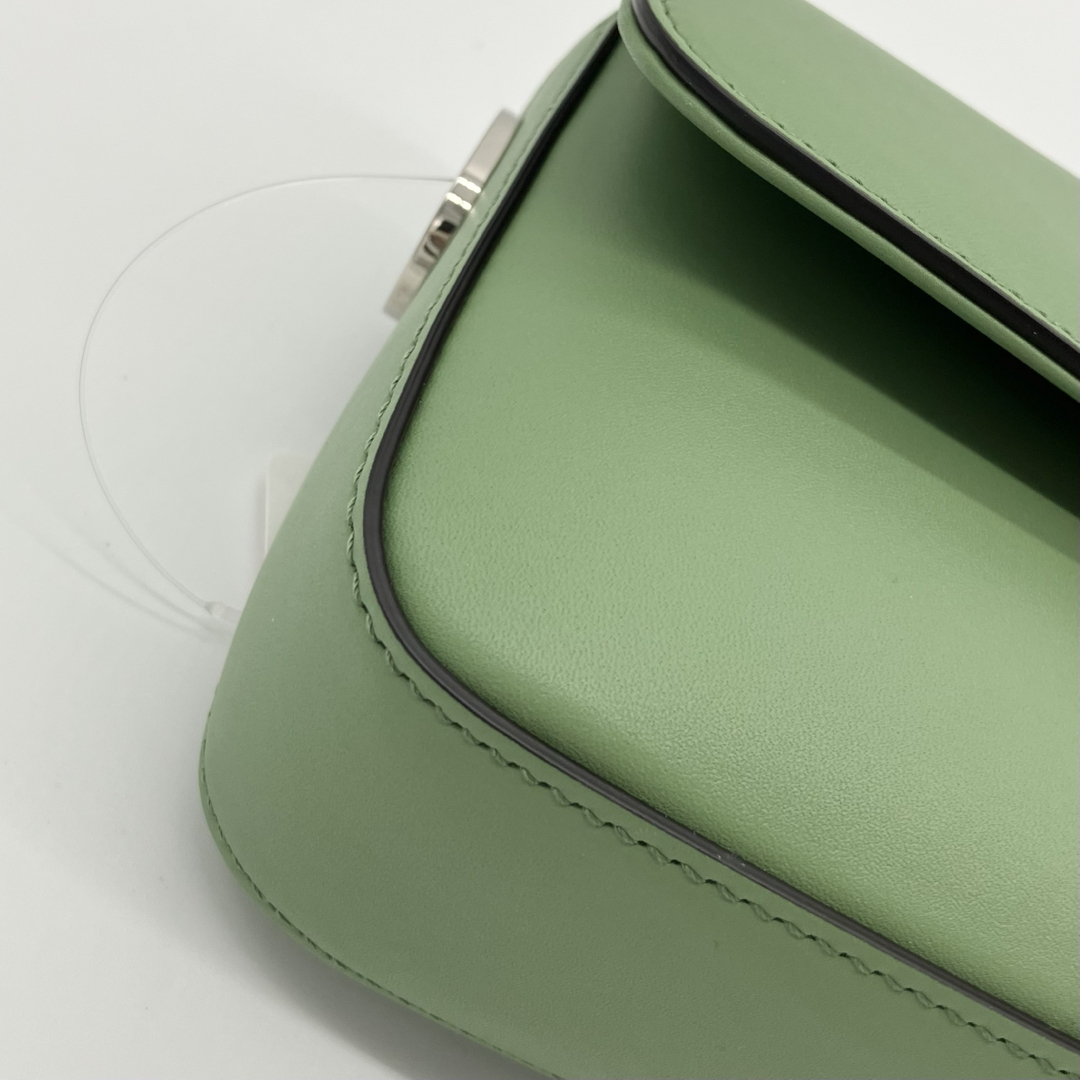 GUCCI - GUCCI プチGG レザー 2way ショルダーバッグ グリーンの GUCCI - GUCCI プチGG レザー 2way ショルダーバッグ グリーンの