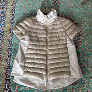 MONCLER - ほぼ新品 モンクレール ダウンベストの通販 by MONCLER - ほぼ新品 モンクレール ダウンベストの通販 by