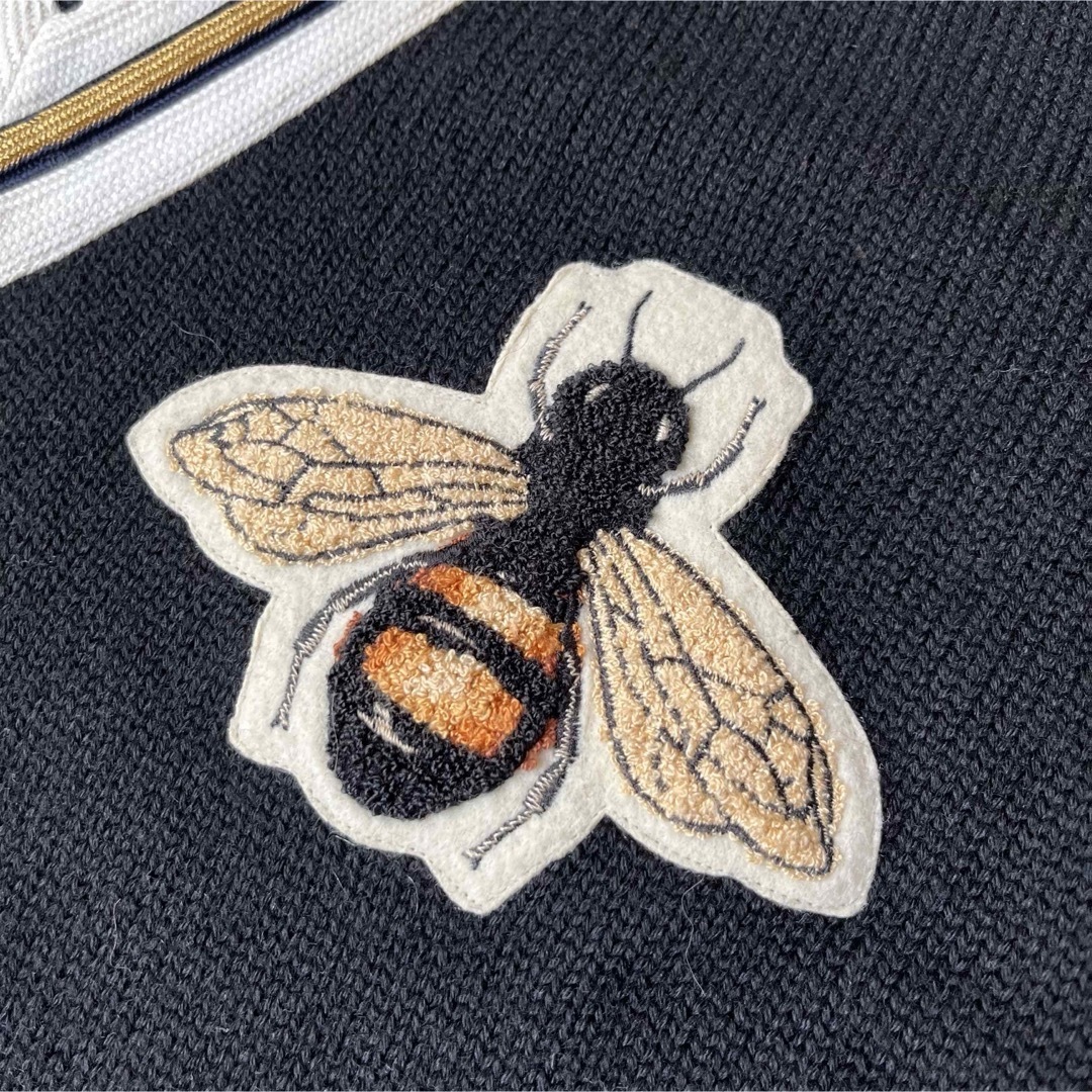 GUCCI - 美品 グッチ ビー アップリケ Vネック セーター 蜂 GUCCI - 美品 グッチ ビー アップリケ Vネック セーター 蜂