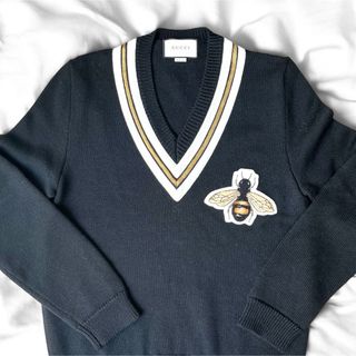 GUCCI - ⚫︎GUCCIグッチ2023a赤×緑幅広ボーダーVネックニットの GUCCI - ⚫︎GUCCIグッチ2023a赤×緑幅広ボーダーVネックニットの