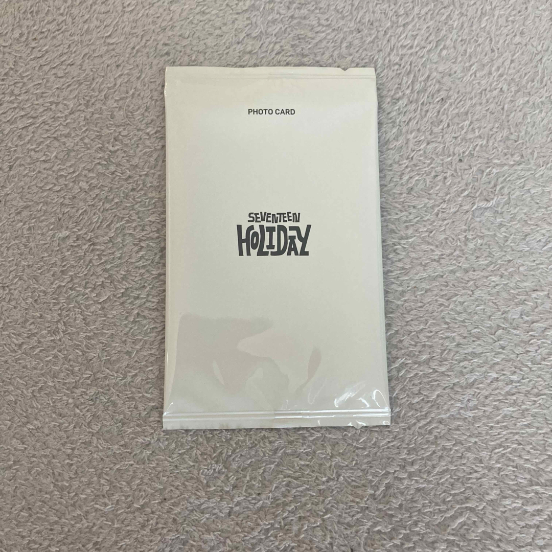 SEVENTEEN HOLIDAY トレカ 新品未開封 1パックの通販 by をみ's SEVENTEEN HOLIDAY トレカ 新品未開封 1パックの通販 by をみ's