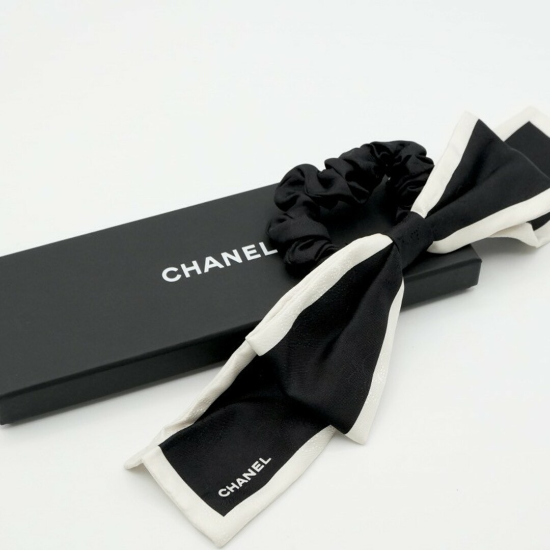 CHANEL - シャネル CHANEL ヘアアクセサリー ブラック ホワイト CHANEL - シャネル CHANEL ヘアアクセサリー ブラック ホワイト