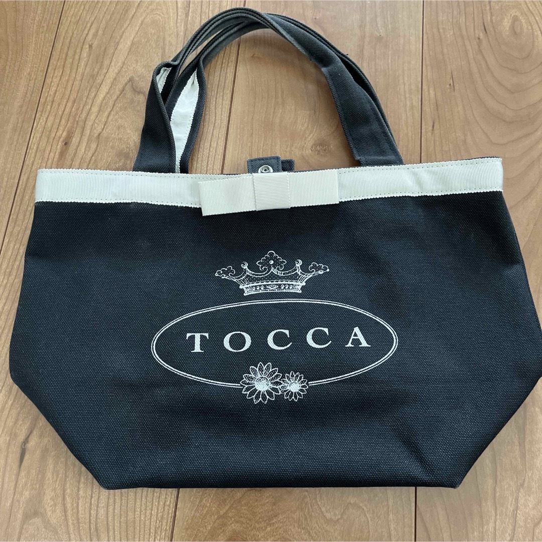 TOCCA - TOCCA トートバッグ 黒 花柄刺繍の通販 by sa's shop TOCCA - TOCCA トートバッグ 黒 花柄刺繍の通販 by sa's shop