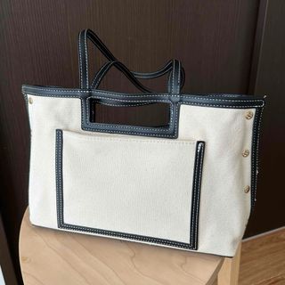 aniary - 入手困難 アニアリ トートバッグ A4資料 大容量 レザー aniary - 入手困難 アニアリ トートバッグ A4資料 大容量 レザー