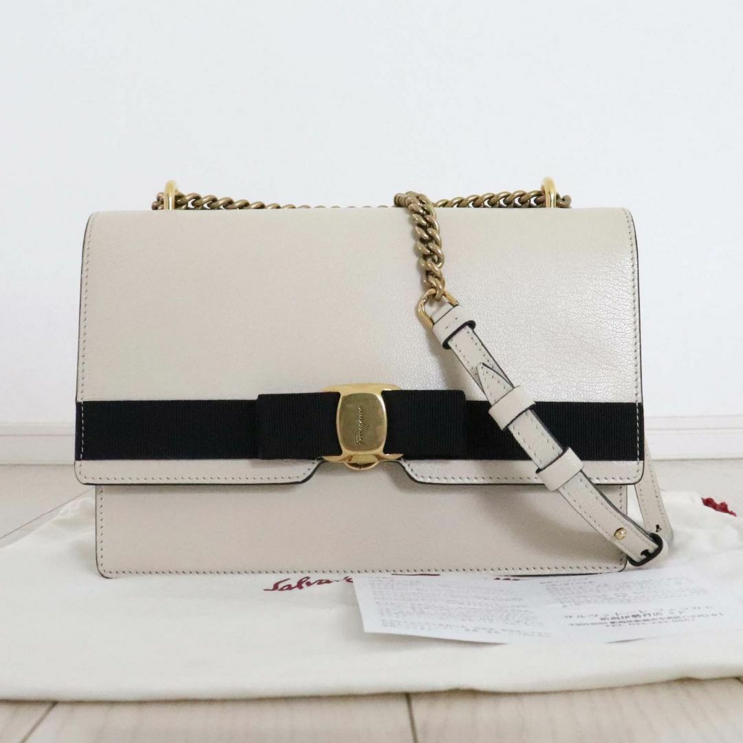 Salvatore Ferragamo - 美品 サルヴァトーレフェラガモ ヴァラ Salvatore Ferragamo - 美品 サルヴァトーレフェラガモ ヴァラ