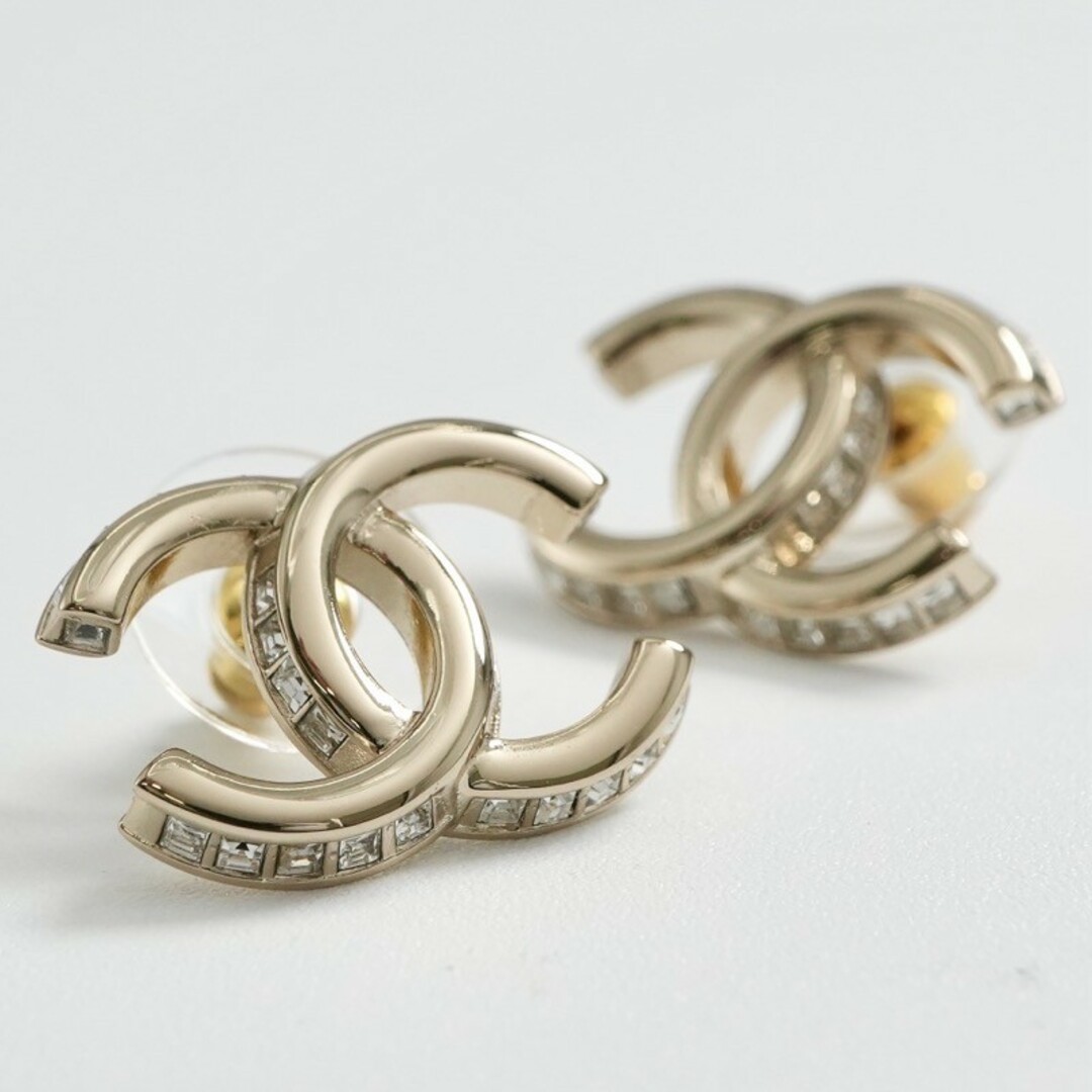 CHANEL - シャネル CHANEL ピアス イヤリング ゴールド ココ CHANEL - シャネル CHANEL ピアス イヤリング ゴールド ココ