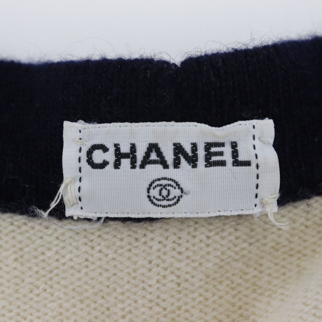 CHANEL - 【CHANEL】シャネル クローバーボタン Vネック CHANEL - 【CHANEL】シャネル クローバーボタン Vネック