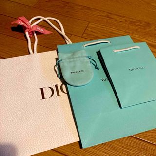 Tiffany & Co.(ショップ袋)のフリマアイテム一覧 Tiffany & Co.(ショップ袋)のフリマアイテム一覧