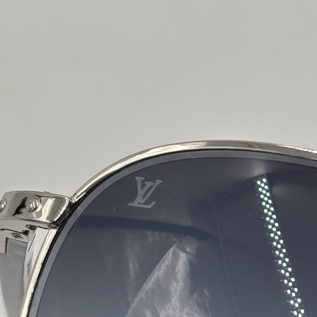 LOUIS VUITTON - 【美品】ルイヴィトン Z0250U コンスピラシオン LOUIS VUITTON - 【美品】ルイヴィトン Z0250U コンスピラシオン