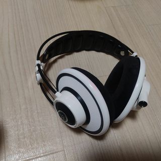 AKG - K404 AKG 密閉型 ポータブルヘッドホン レトロ Y2Kの通販 AKG - K404 AKG 密閉型 ポータブルヘッドホン レトロ Y2Kの通販