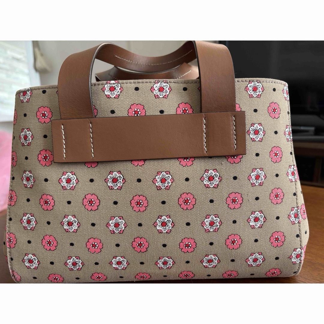 MIU MIU - ミュウミュウ カナパ トートバッグの通販 by mi-chan MIU MIU - ミュウミュウ カナパ トートバッグの通販 by mi-chan