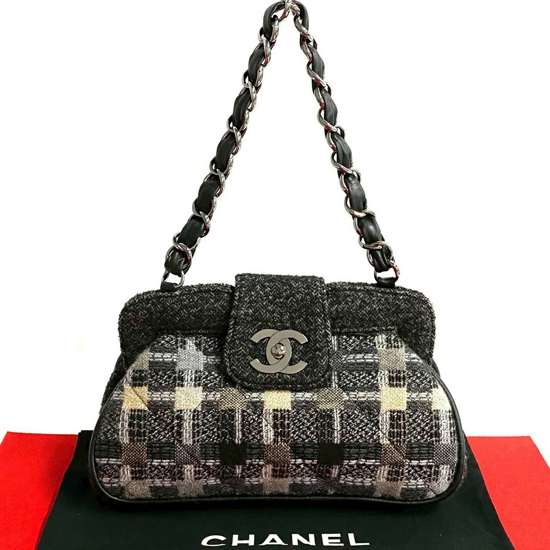 CHANEL - 極 美品 袋付 シール有 10番台 CHANEL シャネル ココ CHANEL - 極 美品 袋付 シール有 10番台 CHANEL シャネル ココ
