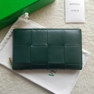 BOTTEGA VENETA(財布 ・ グリーン・カーキ/緑色系)のフリマ BOTTEGA VENETA(財布 ・ グリーン・カーキ/緑色系)のフリマ