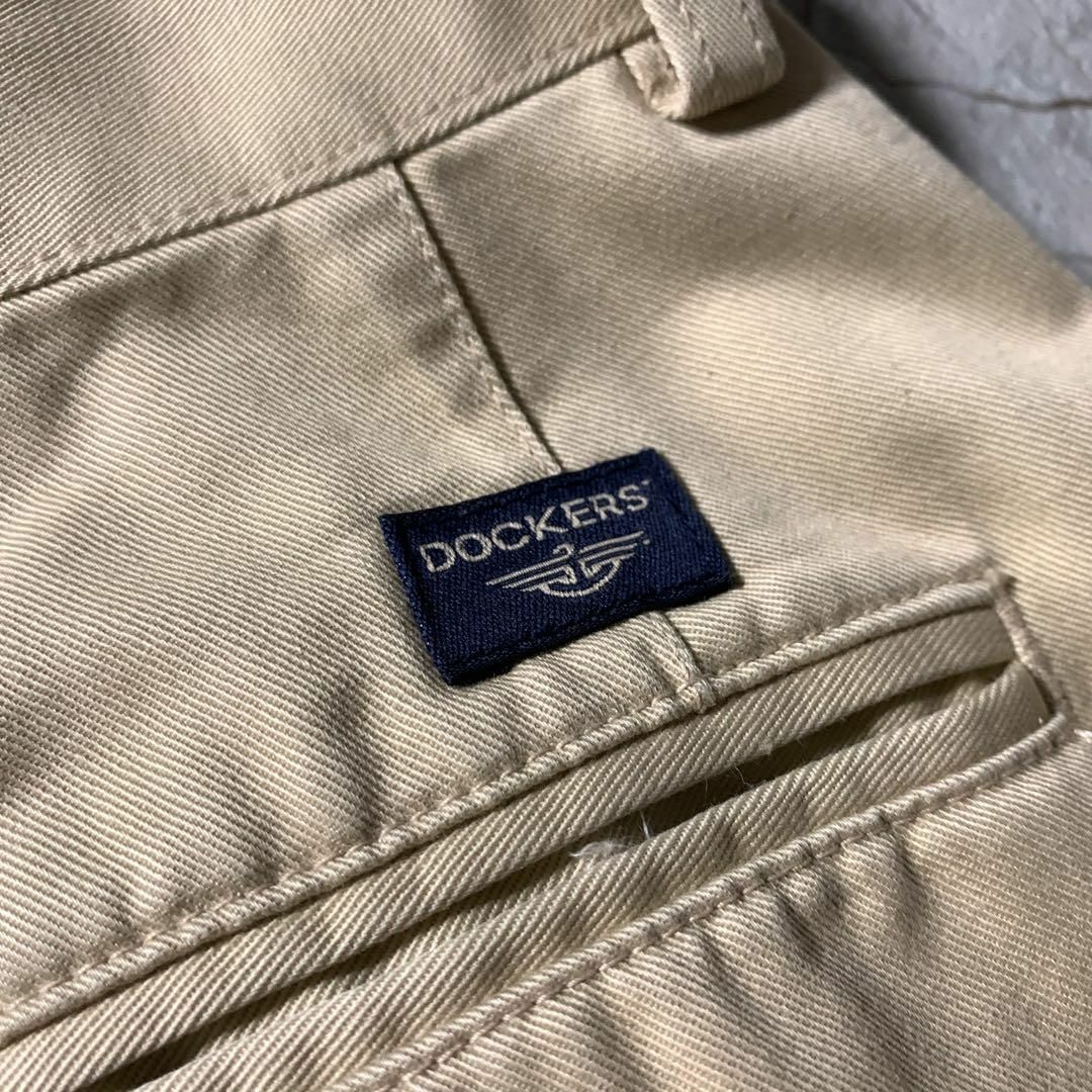 Levi's - 00s DOCKERS 2タック チノパン スラックス ベージュ Levi's - 00s DOCKERS 2タック チノパン スラックス ベージュ