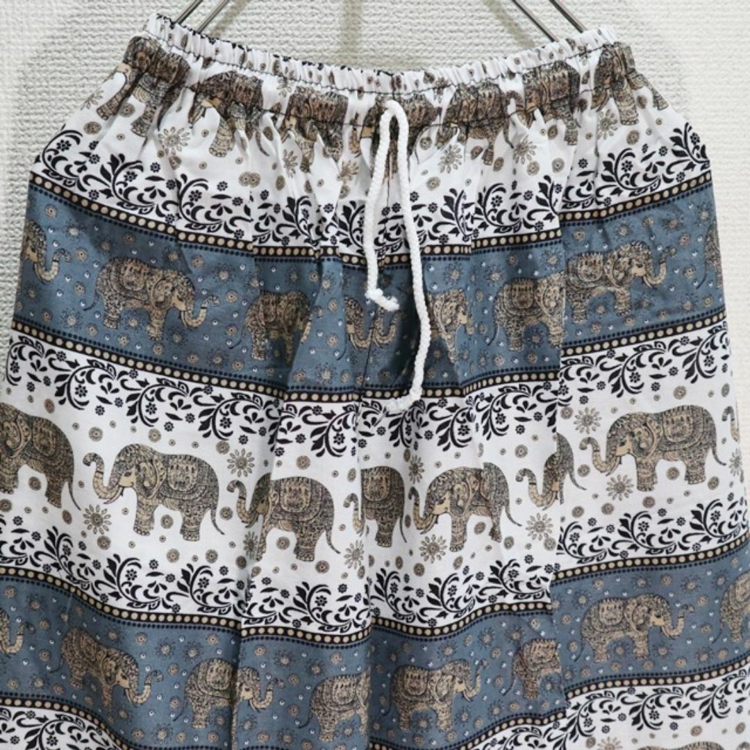 【新品】タイパンツ　金色風の鼻上げ象　ボーダー風　ブルーグレー系 メンズのパンツ(サルエルパンツ)の商品写真