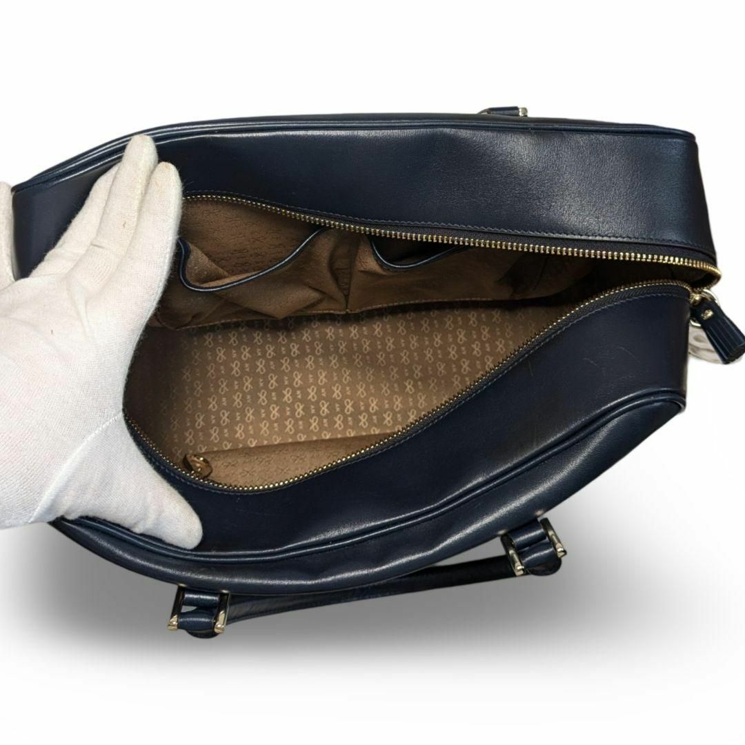 ANYA HINDMARCH - 【極美品】ANYA HINDMARCH カーカー レザー ANYA HINDMARCH - 【極美品】ANYA HINDMARCH カーカー レザー