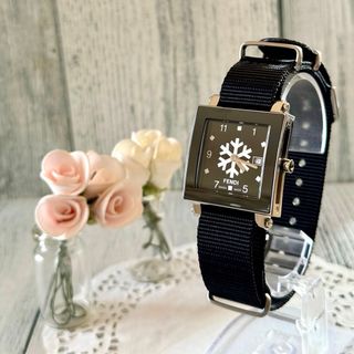 FENDI - FENDI スモセコ スクエア シルバー メンズ腕時計 1268の FENDI - FENDI スモセコ スクエア シルバー メンズ腕時計 1268の