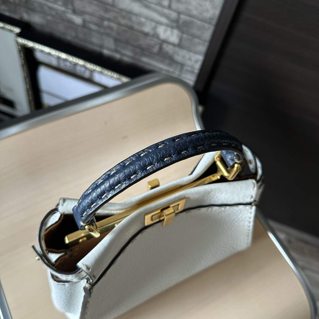 FENDI - FENDI セレリア ピーカブー スモール トリコロール FENDI - FENDI セレリア ピーカブー スモール トリコロール
