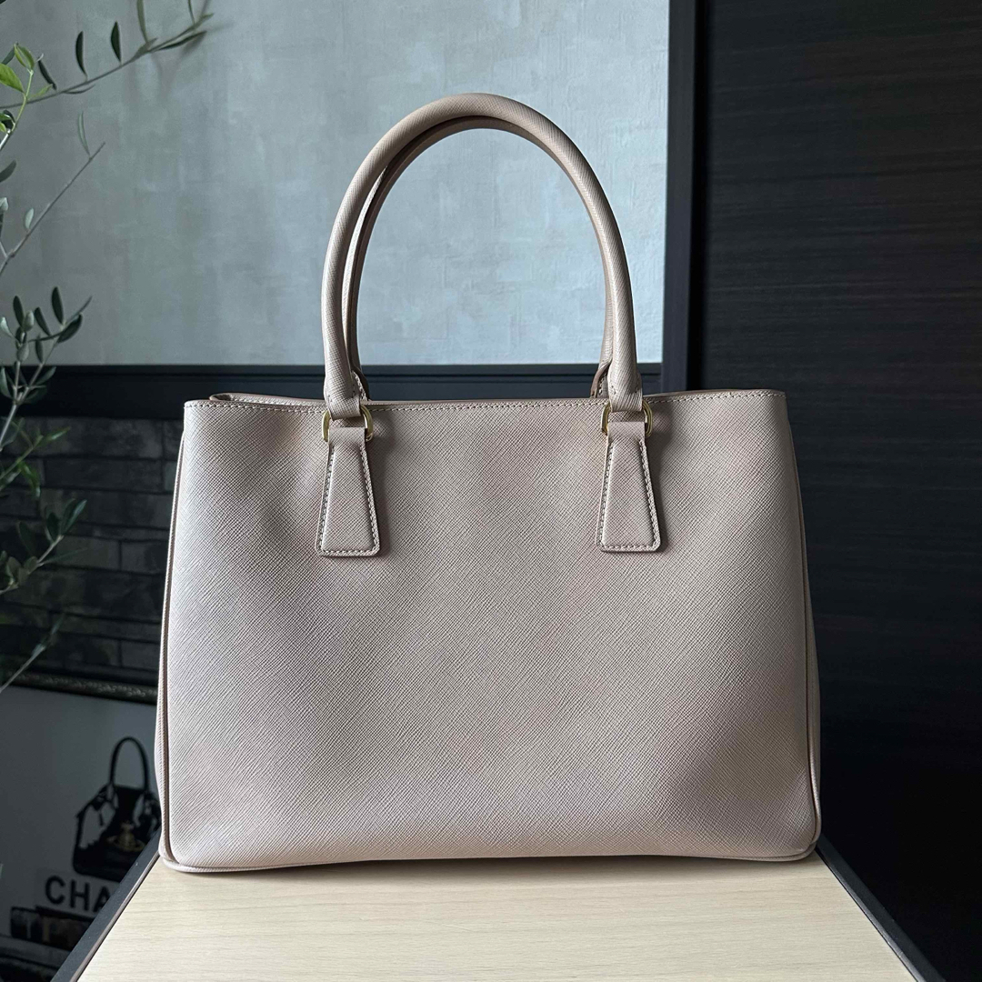 PRADA - PRADA ガレリア サフィアーノ ピンクベージュ PRADA - PRADA ガレリア サフィアーノ ピンクベージュ