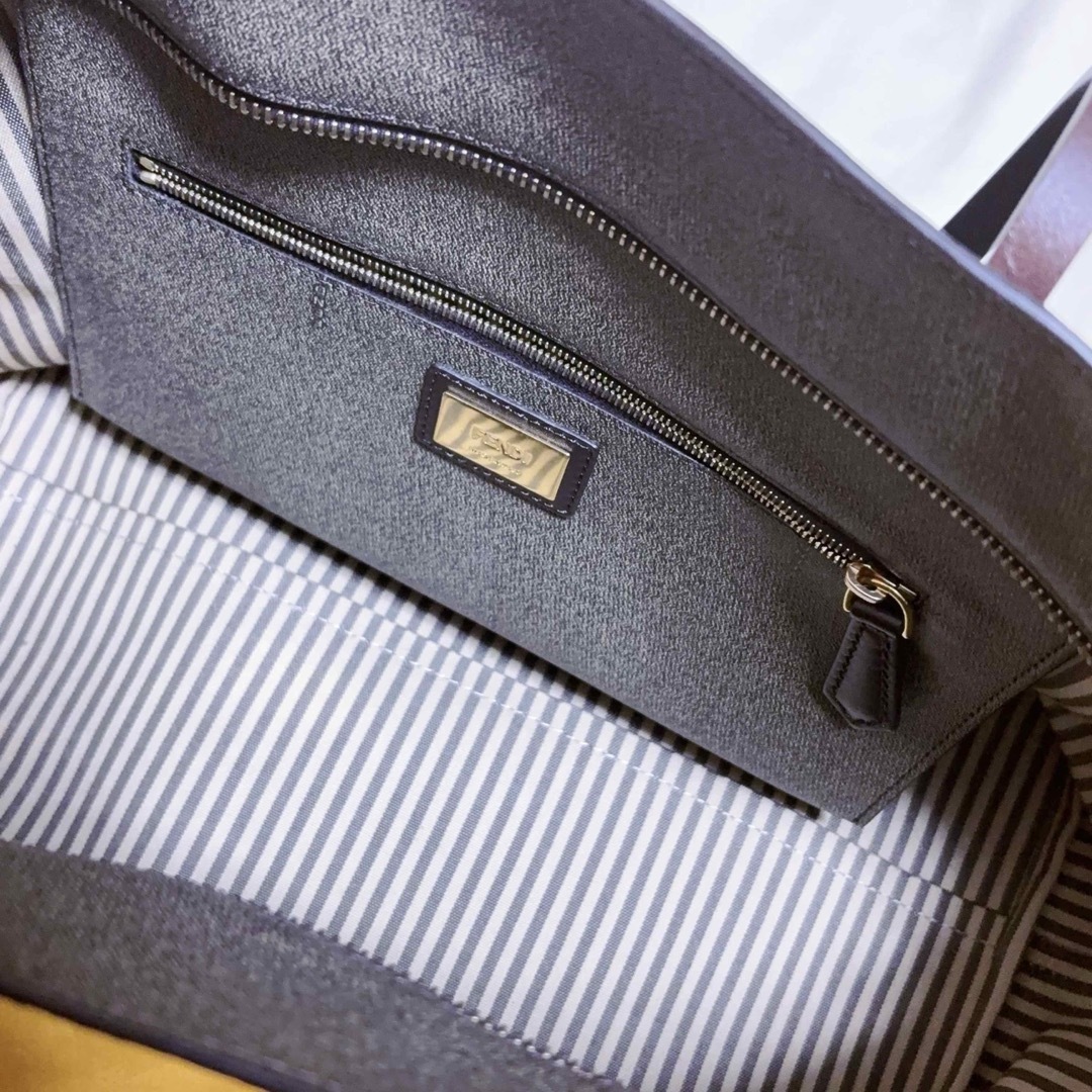 FENDI - 極美品 FENDI ズッカ柄 トートバッグの通販 by K FENDI - 極美品 FENDI ズッカ柄 トートバッグの通販 by K