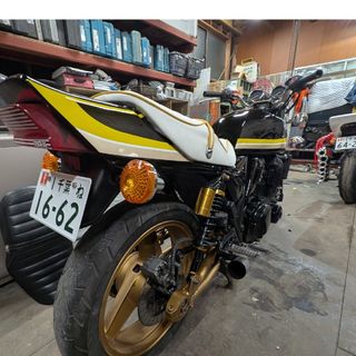 カワサキ - GPZ900R 新品ガソリンタンクの通販 by 無し カワサキ - GPZ900R 新品ガソリンタンクの通販 by 無し