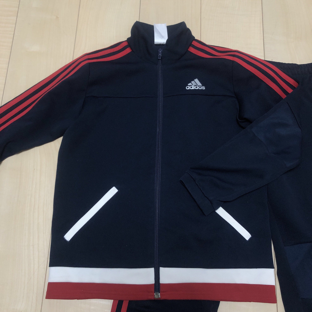 ブランド一覧 | ワールド オンラインストア adidas - adidas アディダス 紺 150 キッズ 上下セット ジャージ アディダス