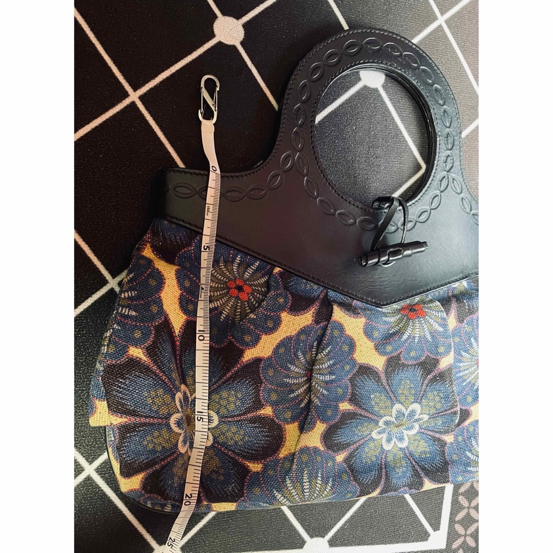 Vivienne Westwood - ヴィヴィアン花柄レザーキャンバス Vivienne Westwood - ヴィヴィアン花柄レザーキャンバス