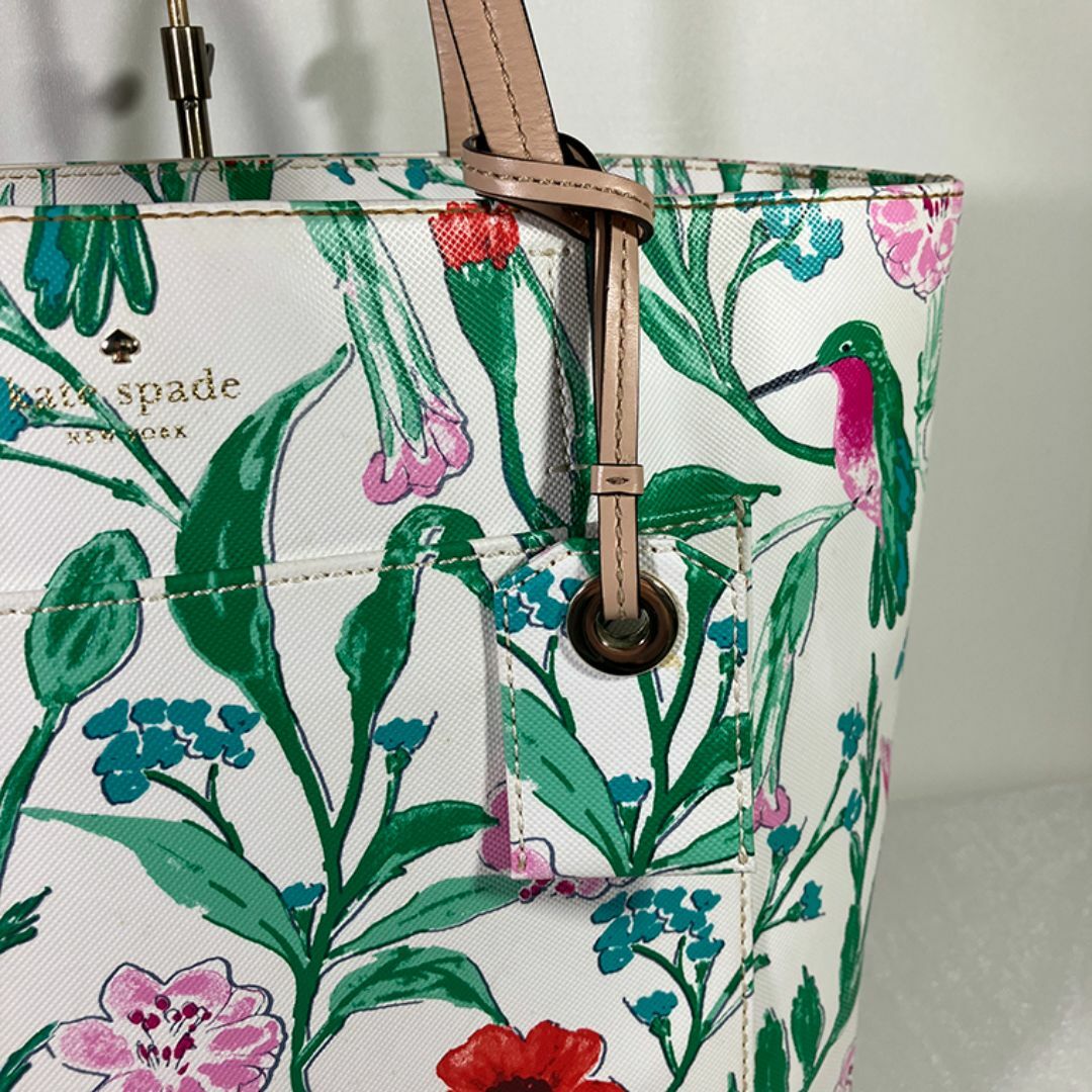 kate spade NEW YORK - ケイトスペード 花柄 PVC トートバッグ kate spade NEW YORK - ケイトスペード 花柄 PVC トートバッグ