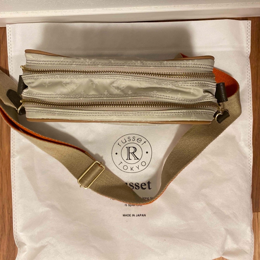 Russet - russet ショルダーバッグ ベージュ ダブル キャンバス Russet - russet ショルダーバッグ ベージュ ダブル キャンバス