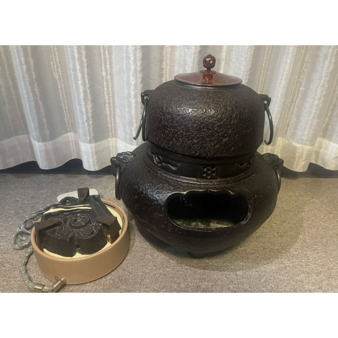 美品】伝統的な鋳鉄製茶釜 風炉 電熱器 鬼面風炉釜 野々田電熱器 美品】伝統的な鋳鉄製茶釜 風炉 電熱器 鬼面風炉釜 野々田電熱器