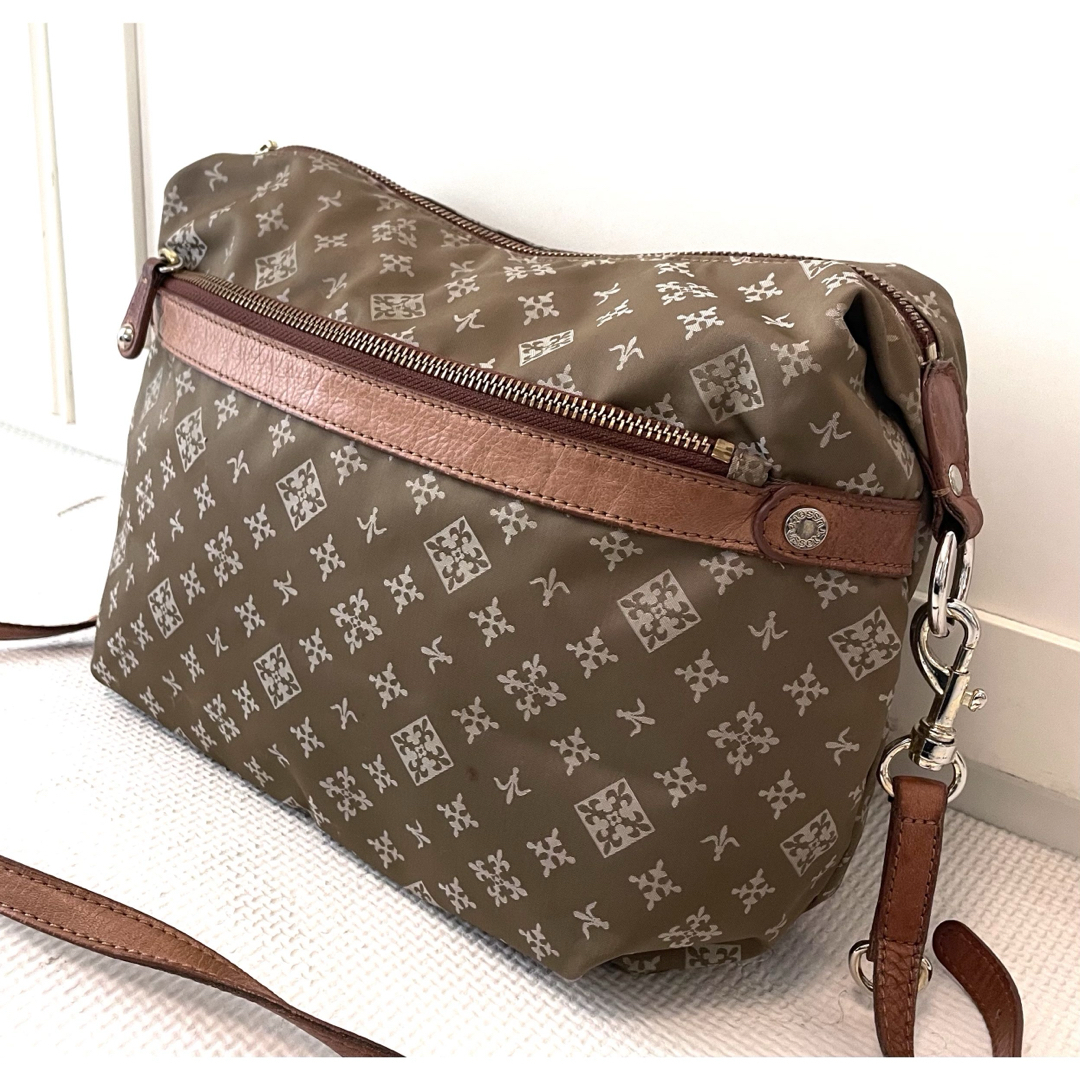 Russet - 【美品】☆russet☆モノグラム☆ショルダーバッグ☆の Russet - 【美品】☆russet☆モノグラム☆ショルダーバッグ☆の