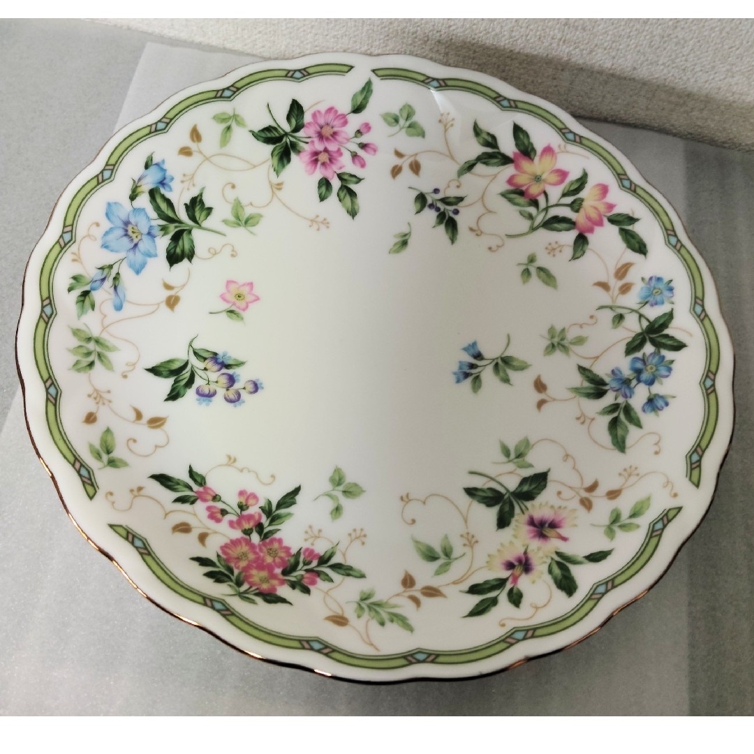 NARUMI - ナルミ 大皿 新品 未使用 NARUMI CHINA 金彩 花柄 の NARUMI - ナルミ 大皿 新品 未使用 NARUMI CHINA 金彩 花柄 の