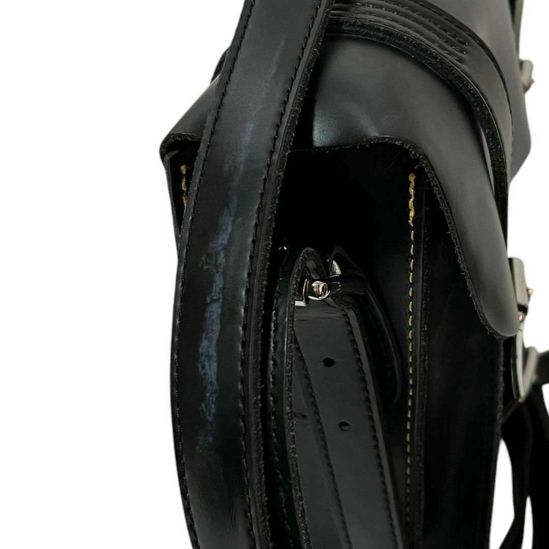 Dr.Martens - 3439 Dr.Martens 11インチ レザー サッチェル Dr.Martens - 3439 Dr.Martens 11インチ レザー サッチェル