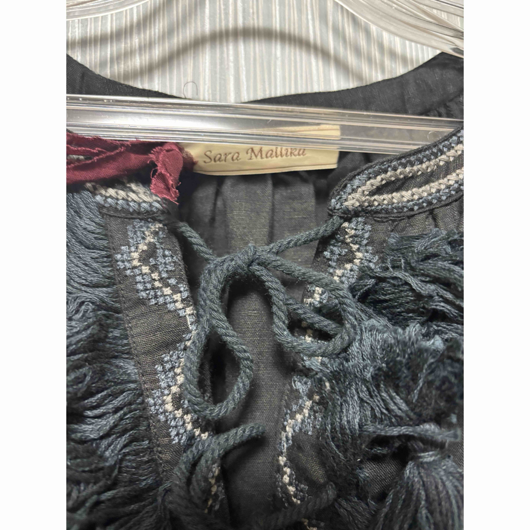 Sara Mallika - 新品タグ付 Sara Mallika 刺繍ブラウス コットン Sara Mallika - 新品タグ付 Sara Mallika 刺繍ブラウス コットン