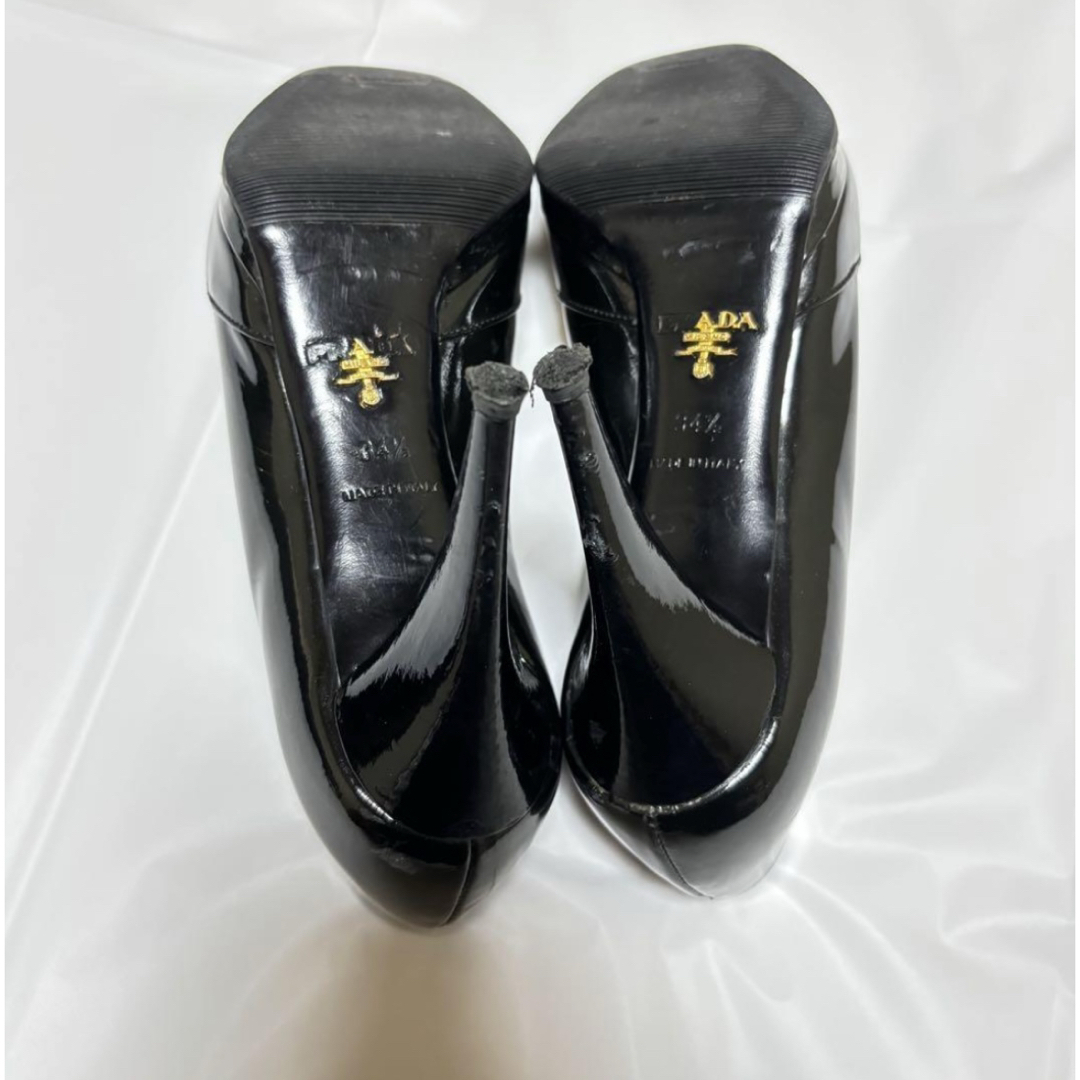PRADA - PRADA ブラックレザー フリルヒール パンプス 34ハーフ PRADA - PRADA ブラックレザー フリルヒール パンプス 34ハーフ