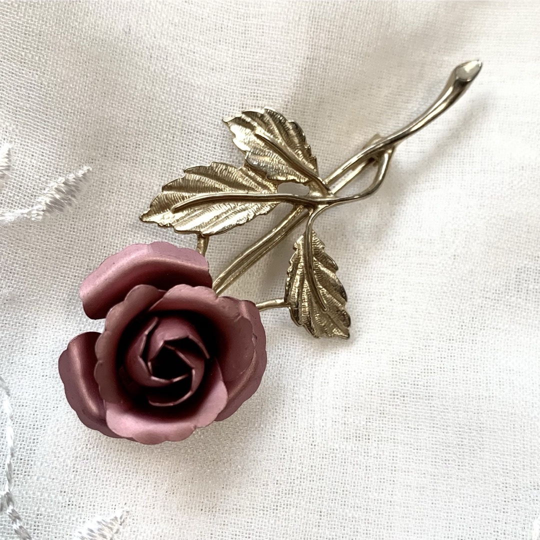 VINTAGE - ヴィンテージブローチ 薔薇 バラ ローズ 赤 ゴールド VINTAGE - ヴィンテージブローチ 薔薇 バラ ローズ 赤 ゴールド
