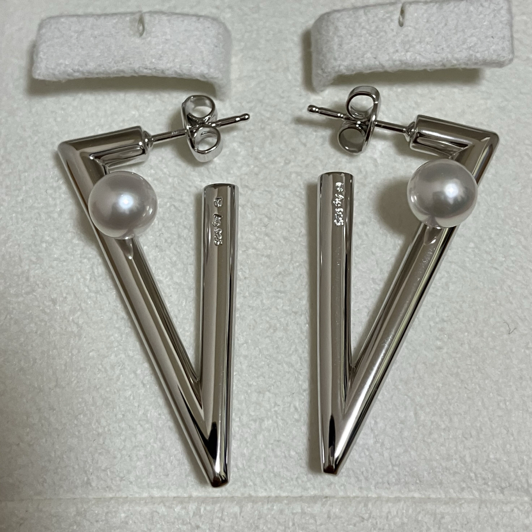 MIKIMOTO - ミキモト Vコード ピアス シルバーの通販 by moana MIKIMOTO - ミキモト Vコード ピアス シルバーの通販 by moana