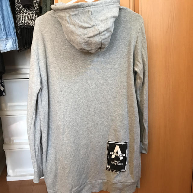 AZUL by moussy(アズールバイマウジー)のパーカーOP レディースのトップス(パーカー)の商品写真