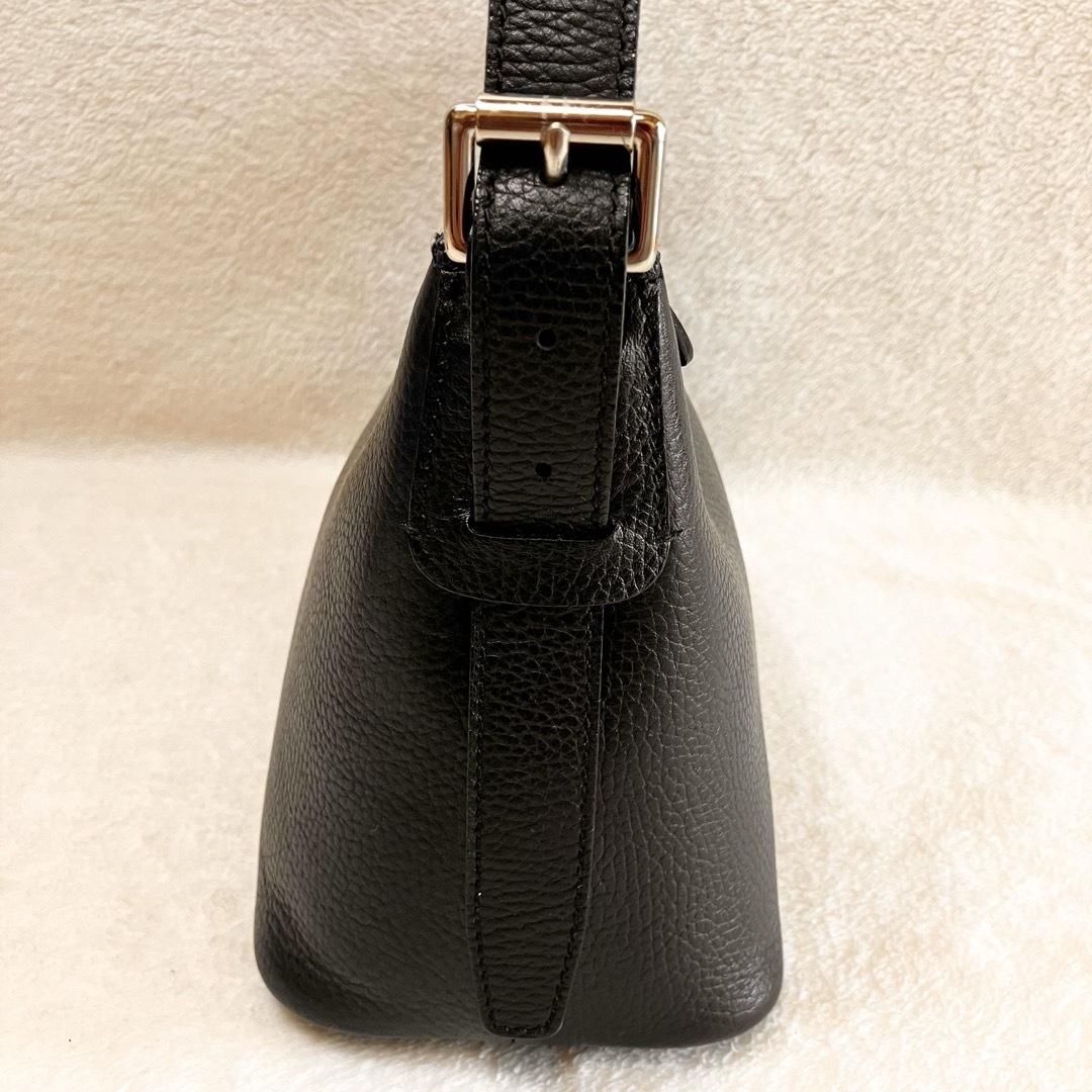 BURBERRY - BURBERRY ブラック レザー ワンショルダーバッグ BURBERRY - BURBERRY ブラック レザー ワンショルダーバッグ