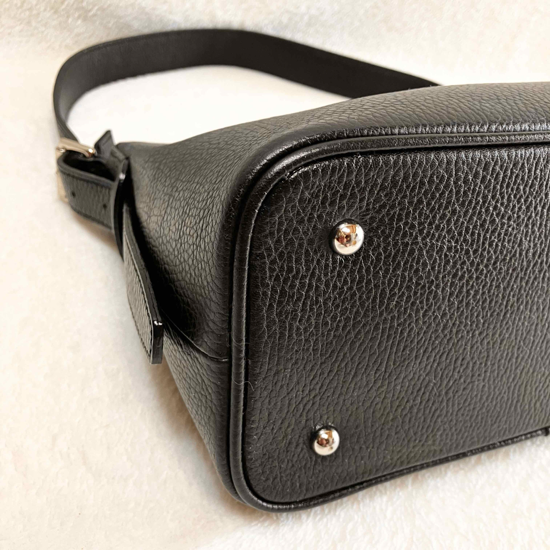 BURBERRY - BURBERRY ブラック レザー ワンショルダーバッグ BURBERRY - BURBERRY ブラック レザー ワンショルダーバッグ