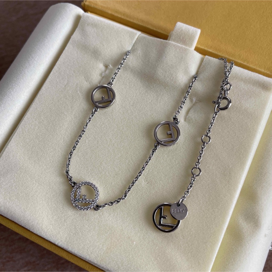 FENDI - 【FENDI】ロゴ入り ネックレス&ブレスレットセットの FENDI - 【FENDI】ロゴ入り ネックレス&ブレスレットセットの